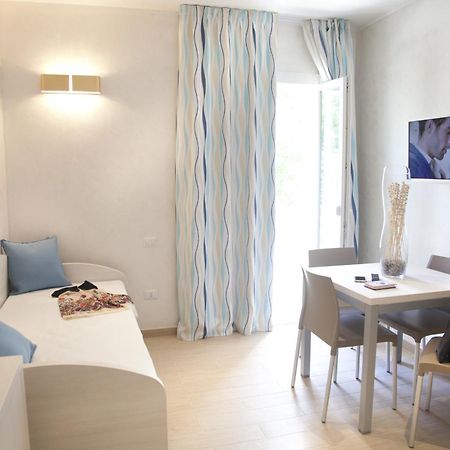 Marina Beach Suite Hotel リミニ エクステリア 写真