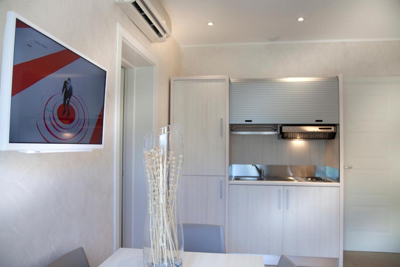 Marina Beach Suite Hotel リミニ エクステリア 写真