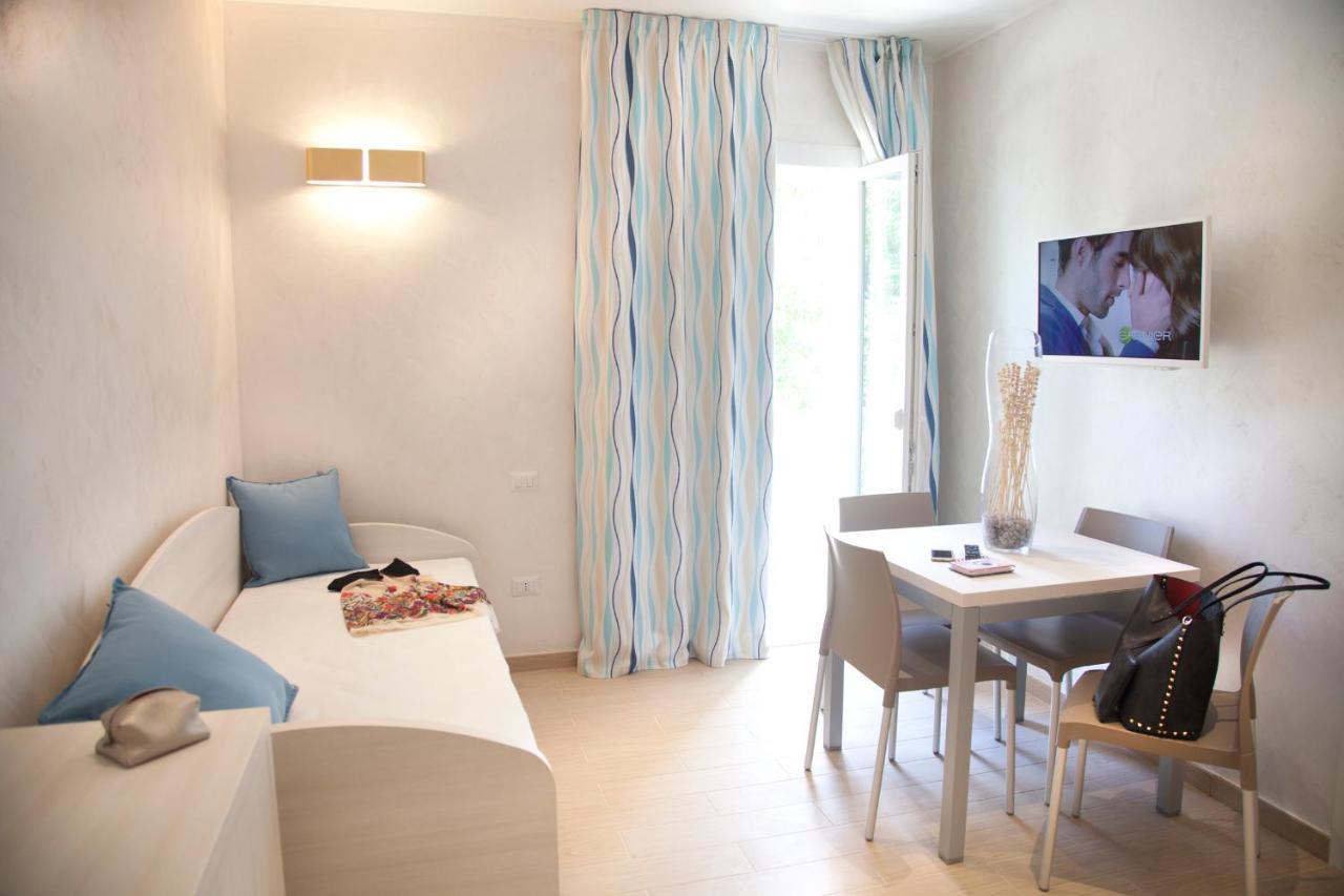 Marina Beach Suite Hotel リミニ エクステリア 写真