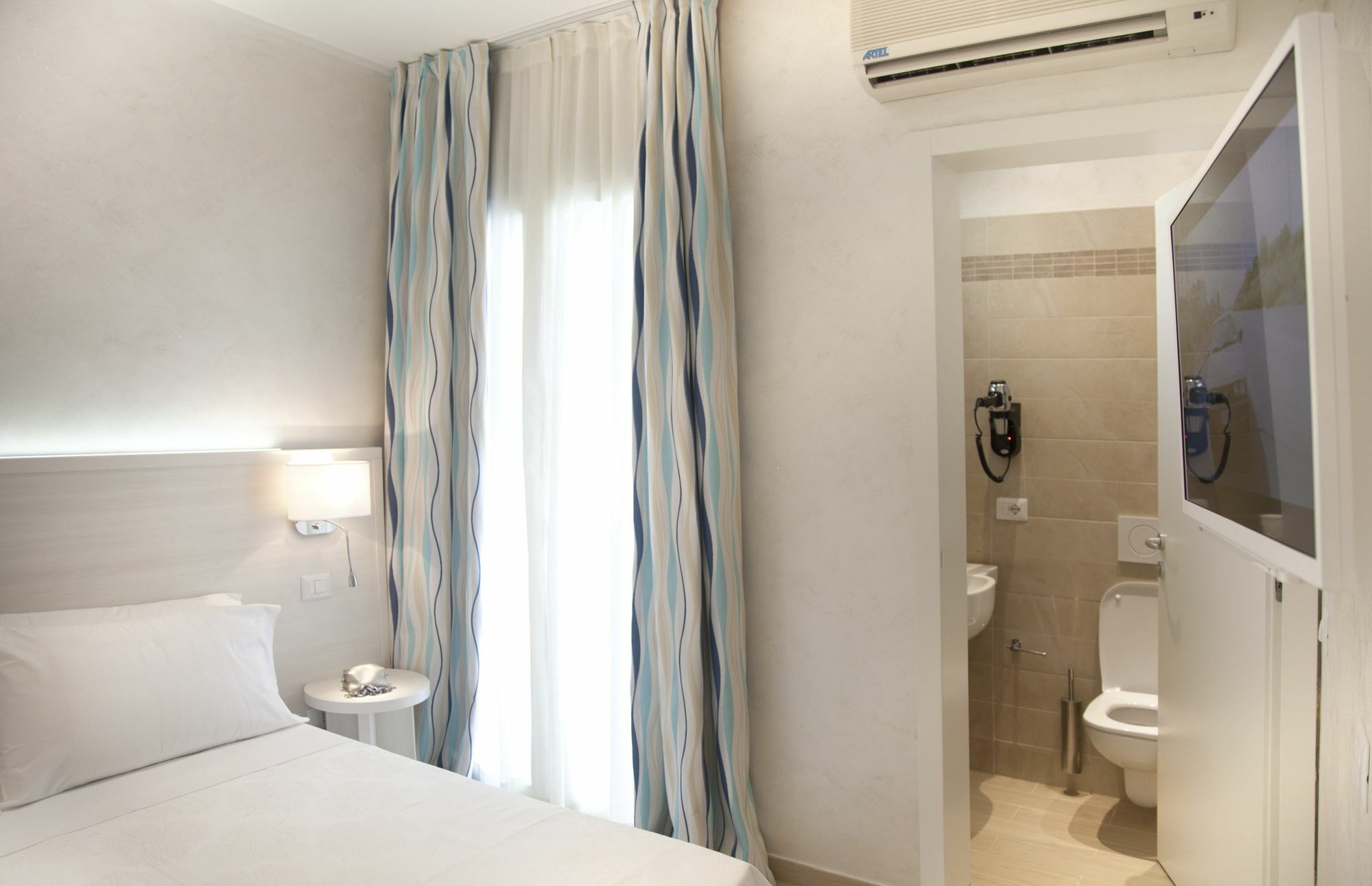 Marina Beach Suite Hotel リミニ エクステリア 写真